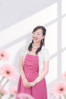 Ms. Yuko Ochi｜愛され接客の専門家