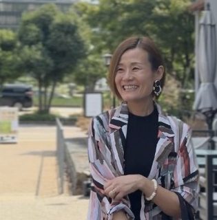 Ms. Masami Niwa|心と声の調律セラピスト